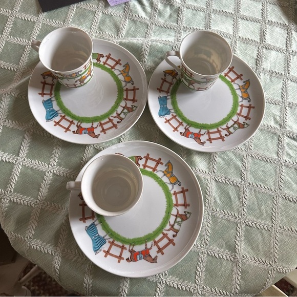 Sigma Paddock Taste Seller 602 Colorful Horse-Themed Cups & Saucers Set of 3 - Picture 2 of 13